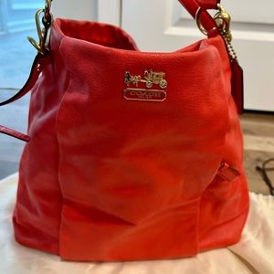 Clash Isabelle Crossbody